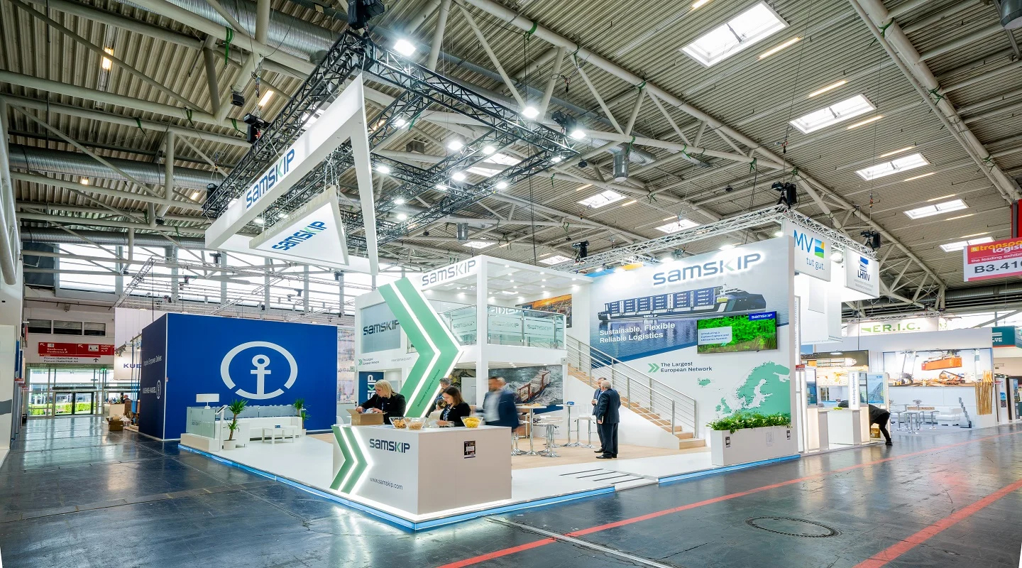 double decker exhibition stand builder